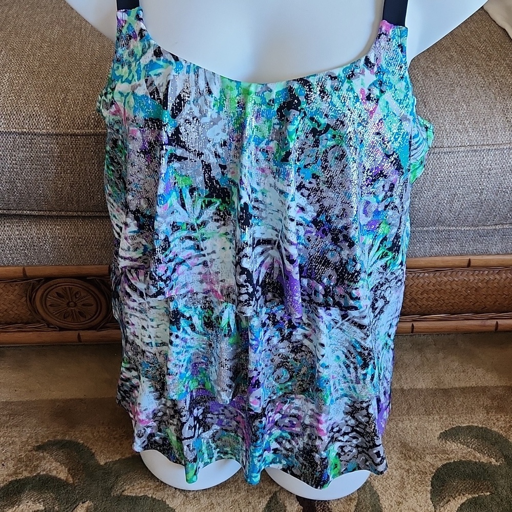 NWOT!! Avenue swimsuit